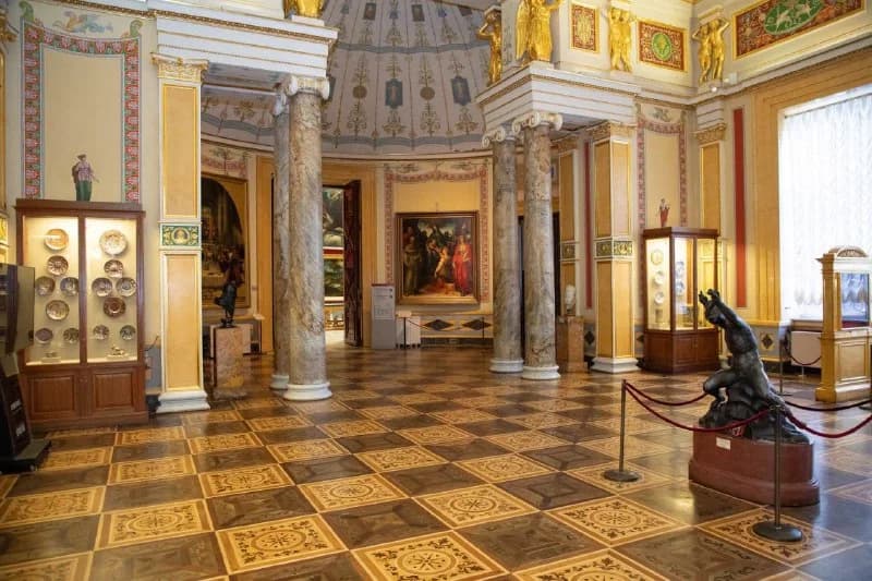 Sculpture and parquet floor in a Hermitage gallery